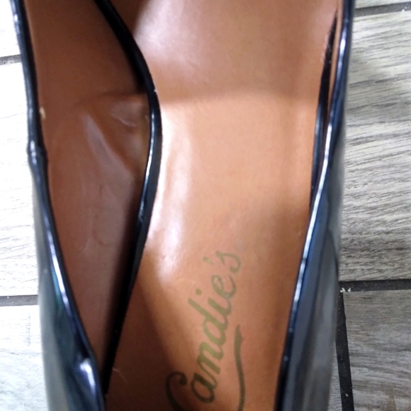 Shiny black closed point toe stilettos. Size 8 1/2 - Picture 5 of 6
